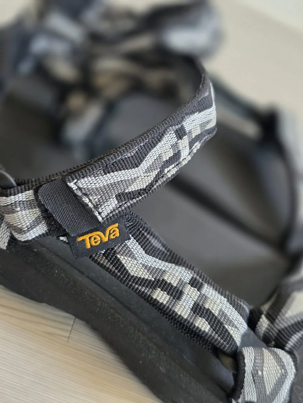Teva Hurracane Sandals For Man (Size 7) Or Women (Size 9)